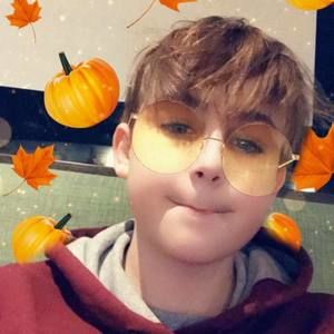 Meet your Posher, Devin